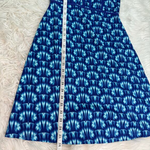 Title Nine Dream Golf  Racerback Dress Size S White Blue Geometric - Picture 12 of 16
